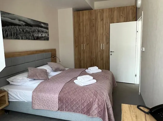 Czarna Gora 417 Sienna (Klodzko)